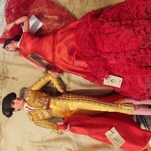 Stunning! New with tag. Dead stock marin chiclana dolls set of 2. Vintage.